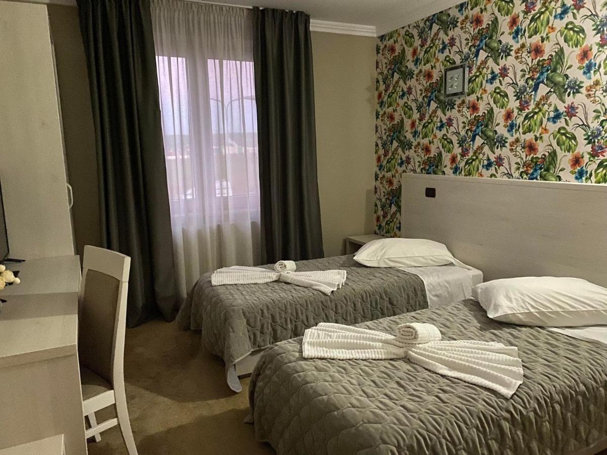 Grand Master Hotel Деж Экстерьер фото