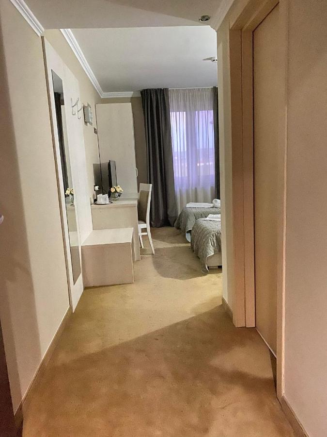 Grand Master Hotel Деж Экстерьер фото