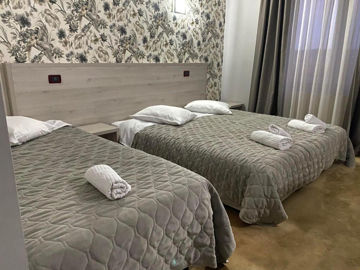 Grand Master Hotel Деж Экстерьер фото
